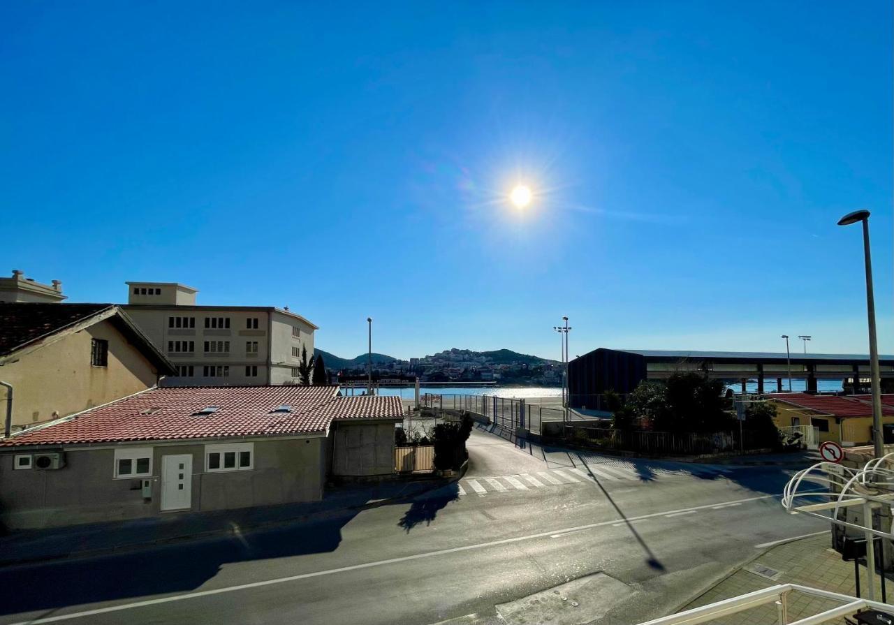 51 Street Apartment Dubrovnik Bagian luar foto